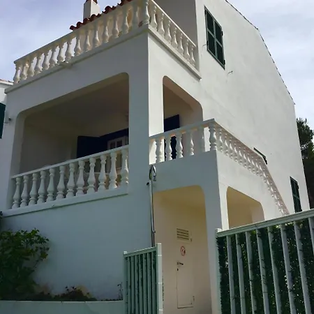 Nyaraló Ursula